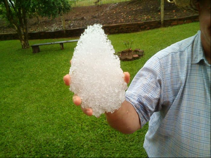 Chuva de granizo na região de Tuparendi (RS) - Foto: Itálico Cielo
